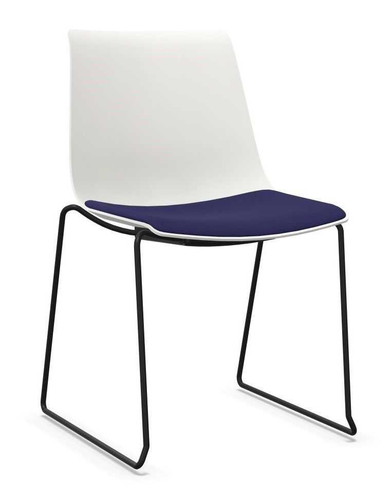 Moderner weißer Stuhl mit schwarzem Metallrahmen und dunkelblauer Polsterung, ideal für ergonomische Büroumgebungen.