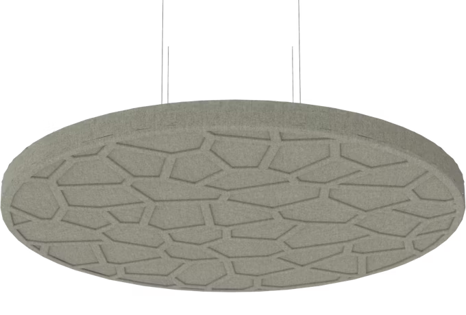 Runde, graue Akustik-Paneele mit geometrischem Muster, an der Decke hängend zur Schallabsorption.