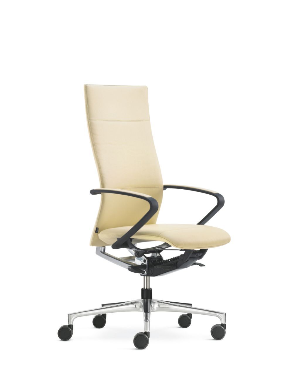 Hochwertiger ergonomischer Bürostuhl in Creme mit hoher Rückenlehne und verstellbaren Armlehnen auf Rollen.