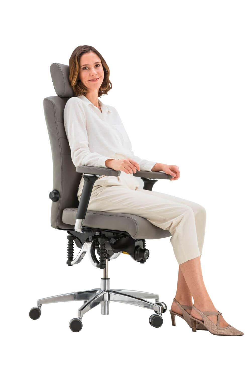 Haider Bioswing 560 iQ Bürostuhl, Darstellung mit Frau im Sitzen
