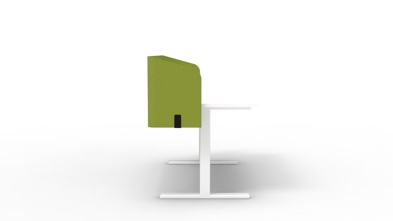 Seitliche Ansicht eines grünen ergonomischen Bürostuhls vor einem weißen Hintergrund.