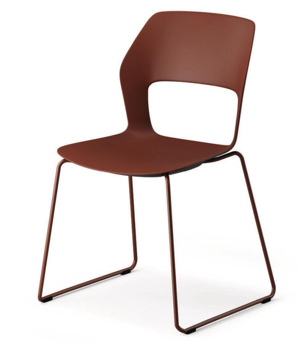 Modern gestalteter Stuhl mit brauner Sitzschale und filigranem Metallgestell, ideal für ergonomische Bürokonzepte.