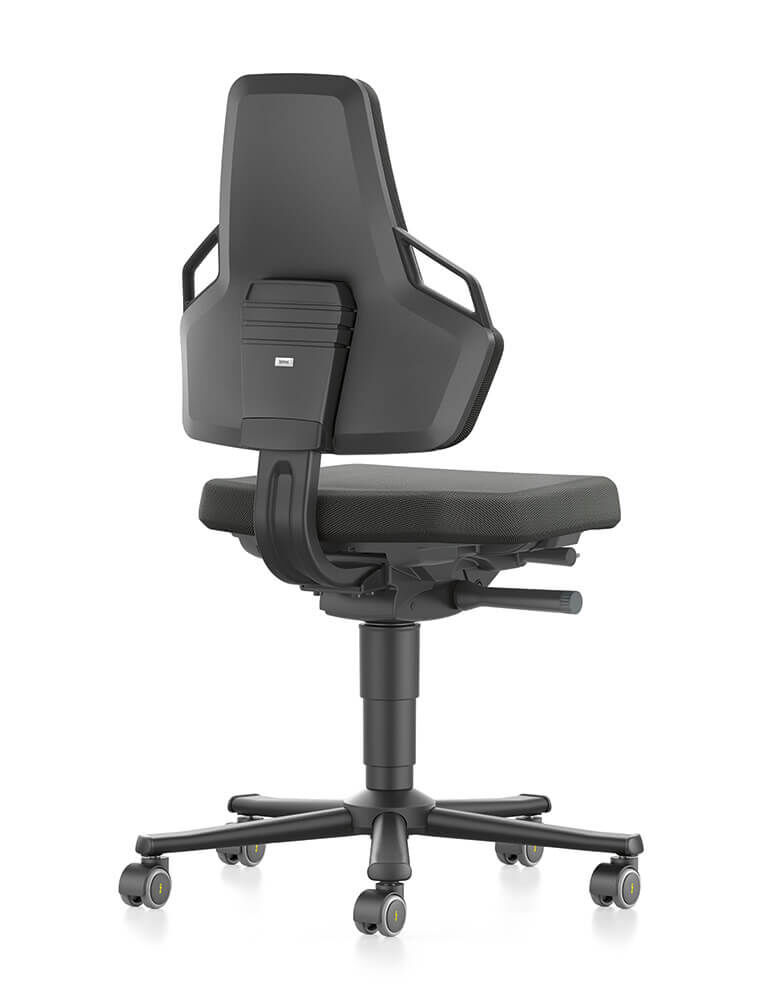 Ergonomischer Bürostuhl mit gepolsterter Sitzfläche, verstellbarer Rückenlehne und Rollen für dynamisches Sitzen.