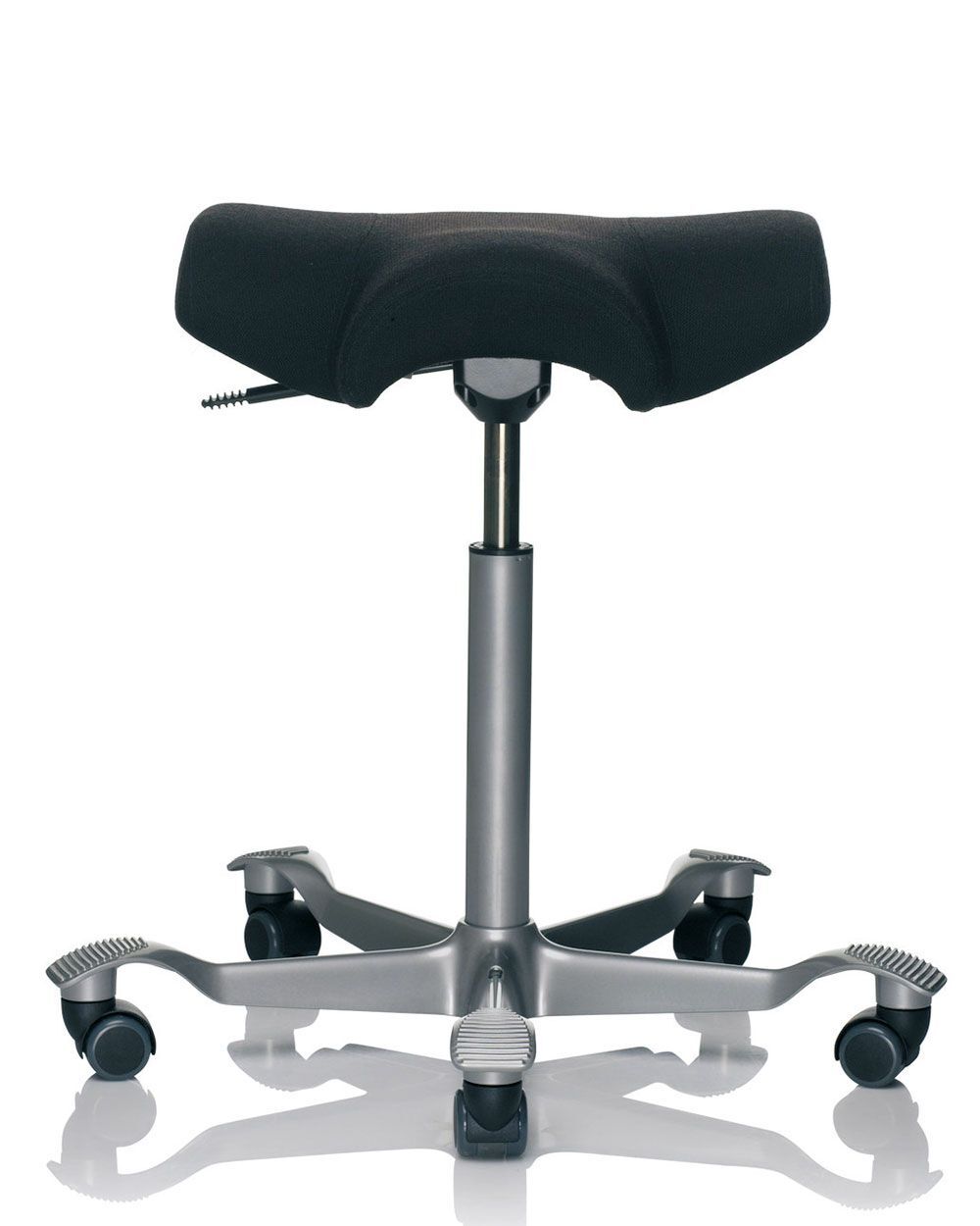 Ergonomischer Hocker mit Sattelsitz und rollbarem Gestell, ideal für dynamisches Sitzen im Büro.