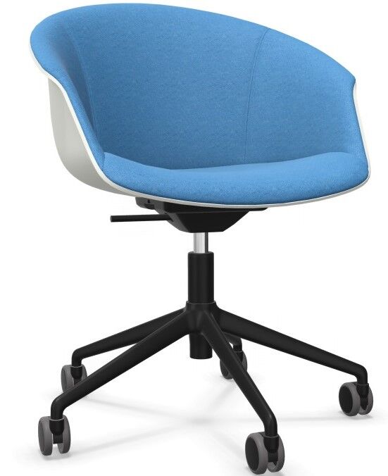 Ergonomischer Bürostuhl mit blauem Sitzpolster, weißer Schale und schwarzem Drehfuß mit Rollen.