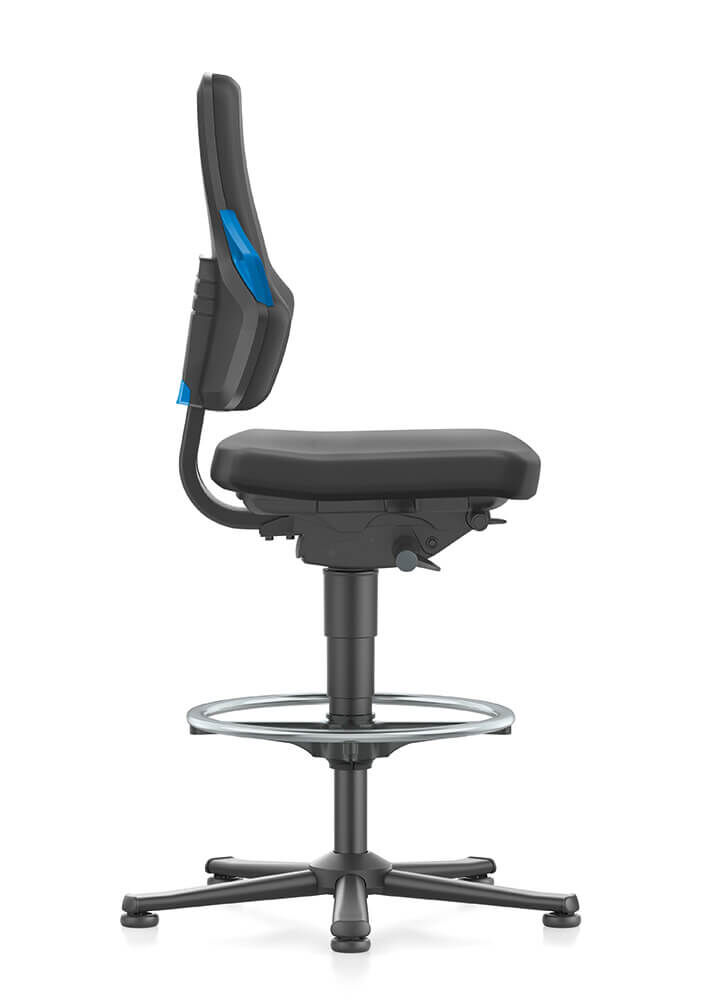 Ergonomischer Bürostuhl mit verstellbarer Rückenlehne und Fußstütze, fördert gesundes, dynamisches Sitzen.