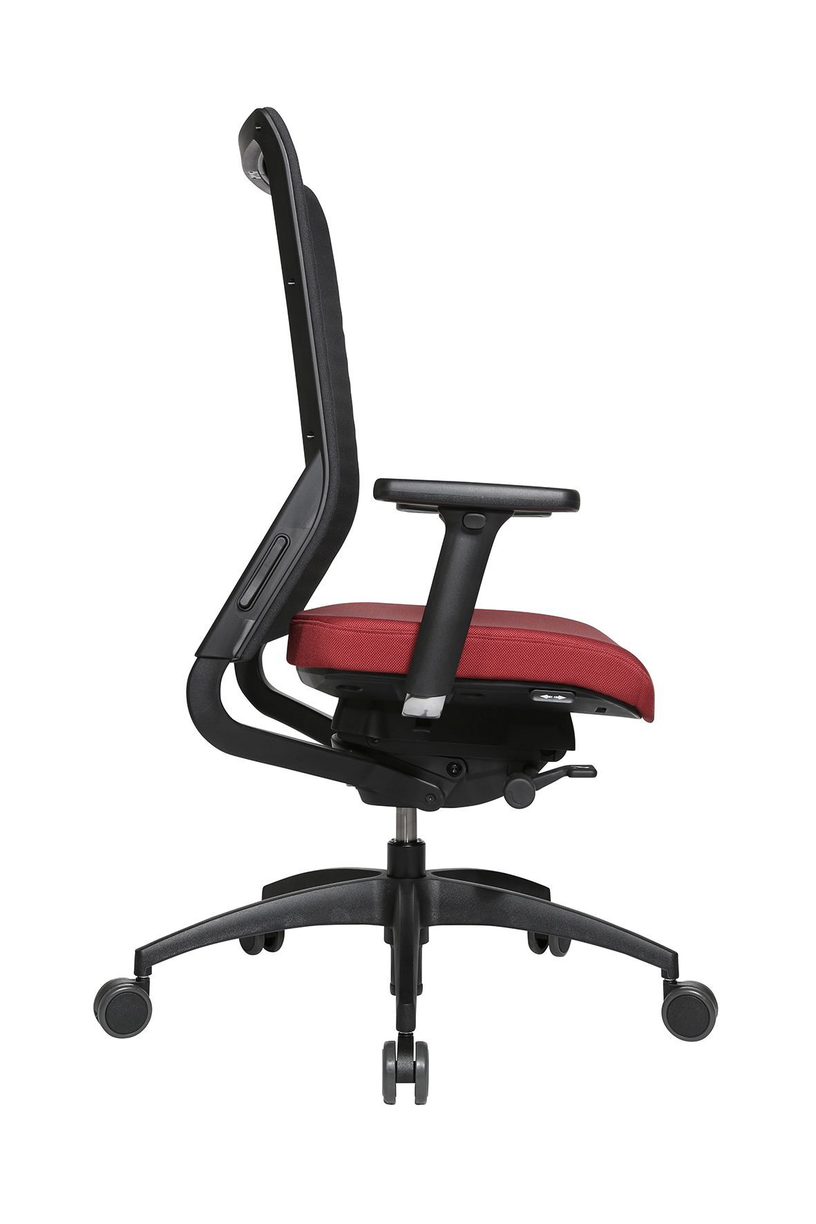Ergonomischer Bürostuhl mit rotem Stoffbezug und verstellbaren Armlehnen, Seitenansicht auf weißem Hintergrund.
