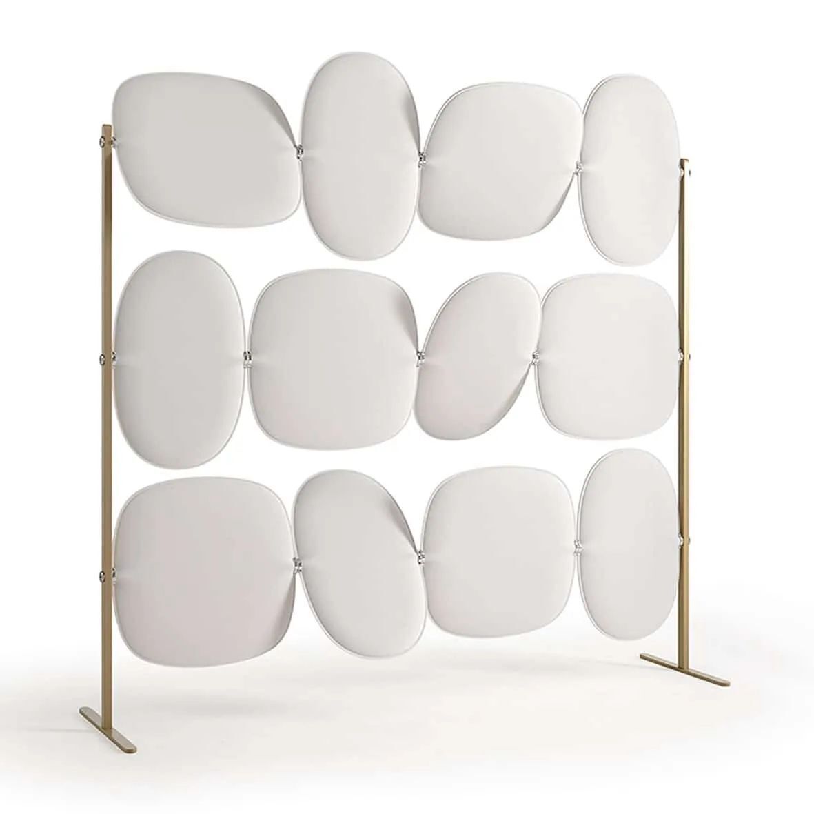 Moderner Raumteiler mit ovalen Paneelen in weiß und einem stabilen Stahlrahmen in Gold.