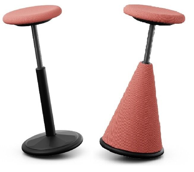 Zwei ergonomische Stühle mit rotem Stoff, einer mit konischer Basis, fördern dynamisches Sitzen.