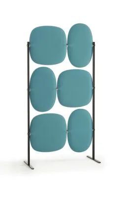 Raumteiler mit sechs blauen, ovalen Elementen auf schwarzem Gestell zur Schallabsorption im Büro.
