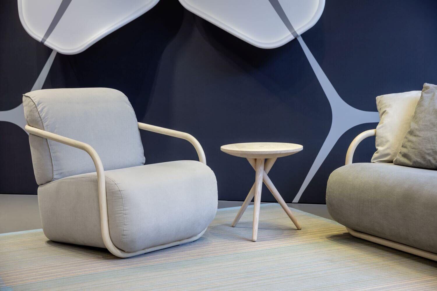 Thonet 1025 Beistelltisch Nussbaum geölt