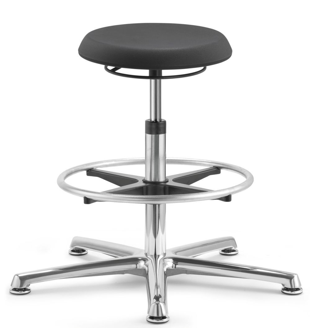 Ergonomischer Hocker mit Drehfunktion, verchromtem Gestell und schwarzem Sitzpolster für dynamisches Sitzen.