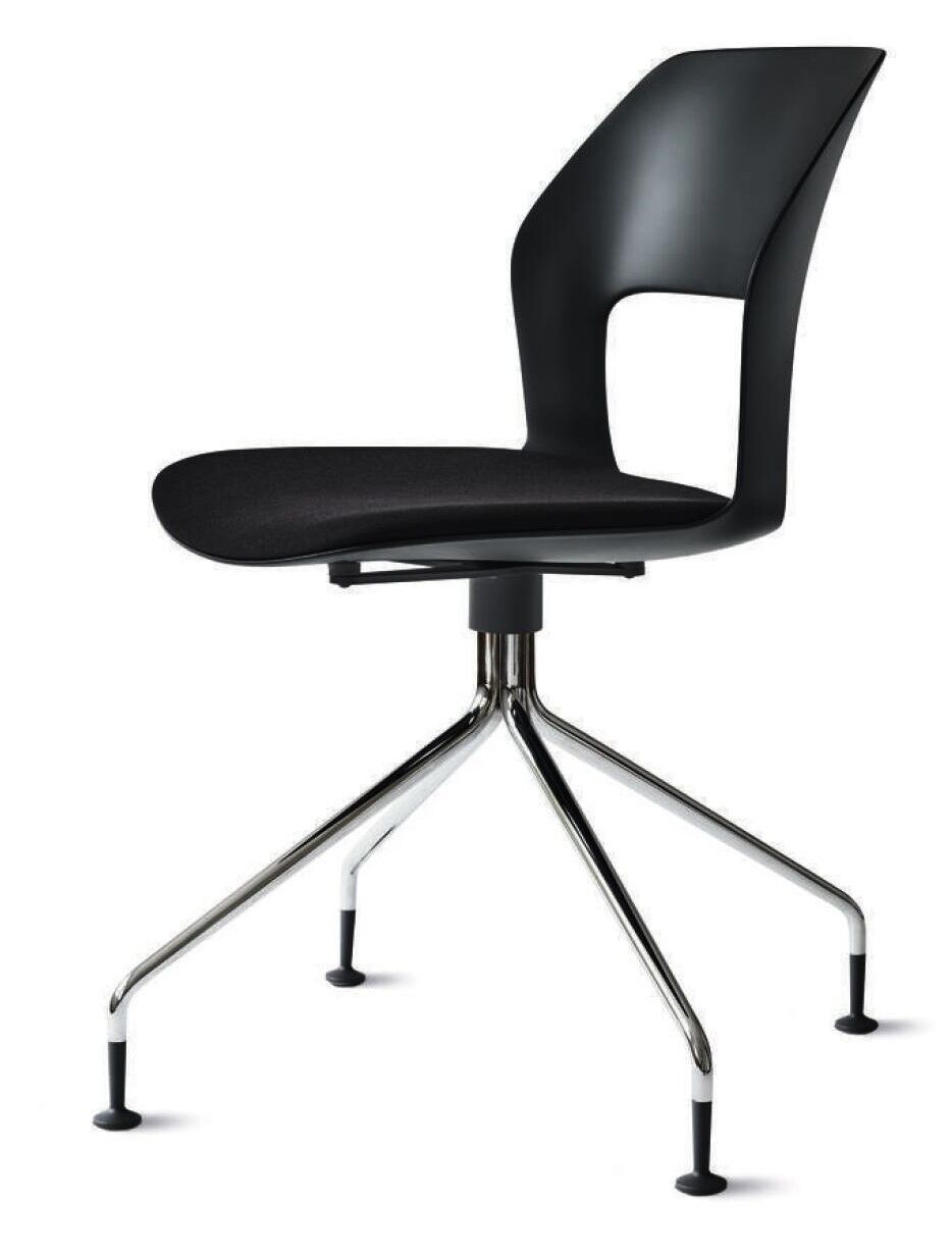 Moderner ergonomischer Bürostuhl mit schwarzem Sitz und polierten Metallbeinen für dynamisches Sitzen.