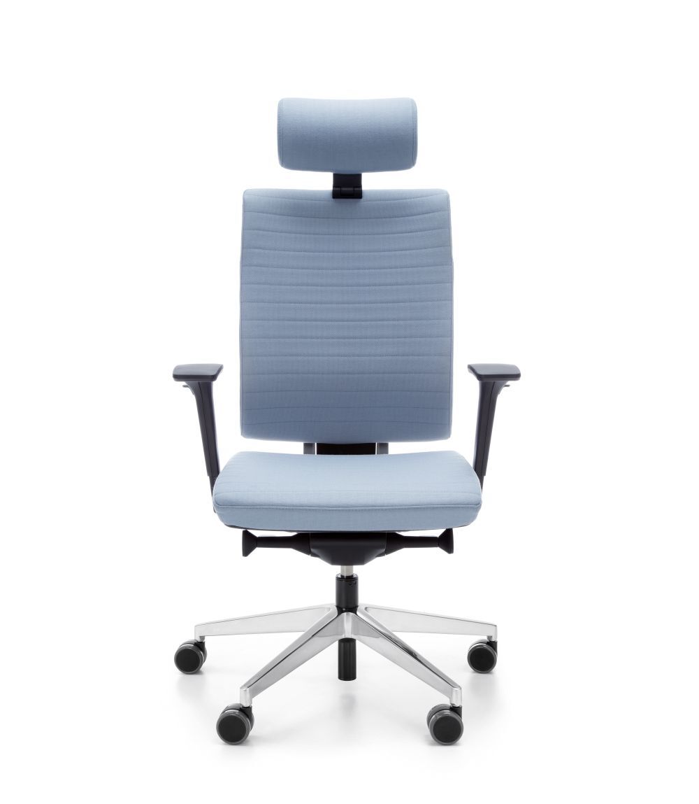 Ergonomischer Bürostuhl in hellblau mit verstellbarer Kopfstütze und Armlehnen, ideal für gesundes Sitzen.
