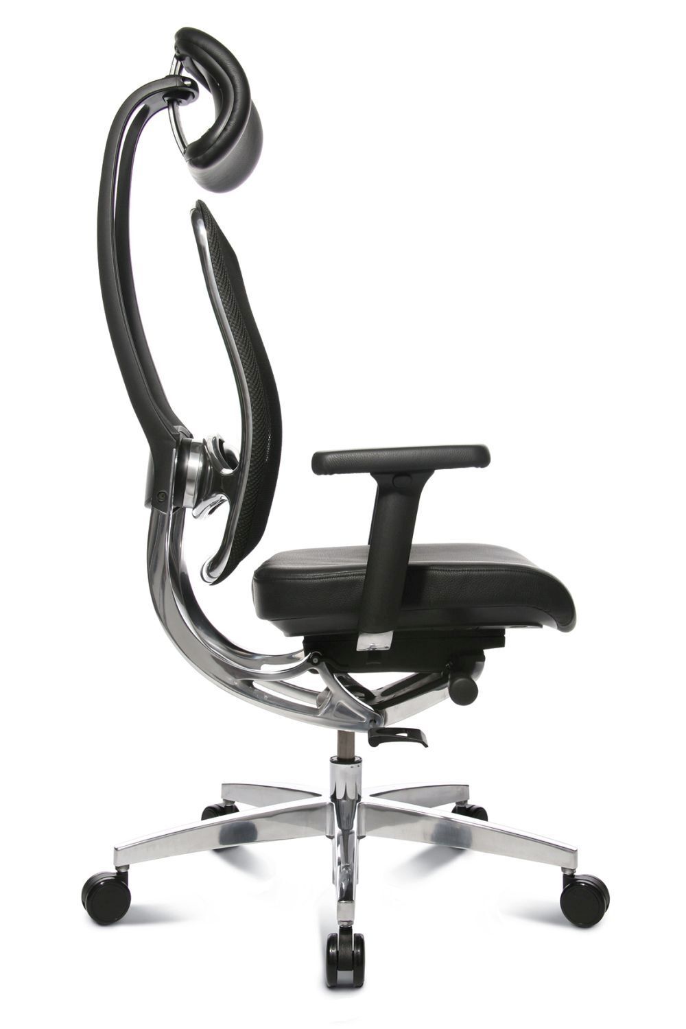 Seitansicht eines ergonomischen Bürostuhls mit verstellbarer Kopfstütze und Netzrückenlehne auf Rollen.