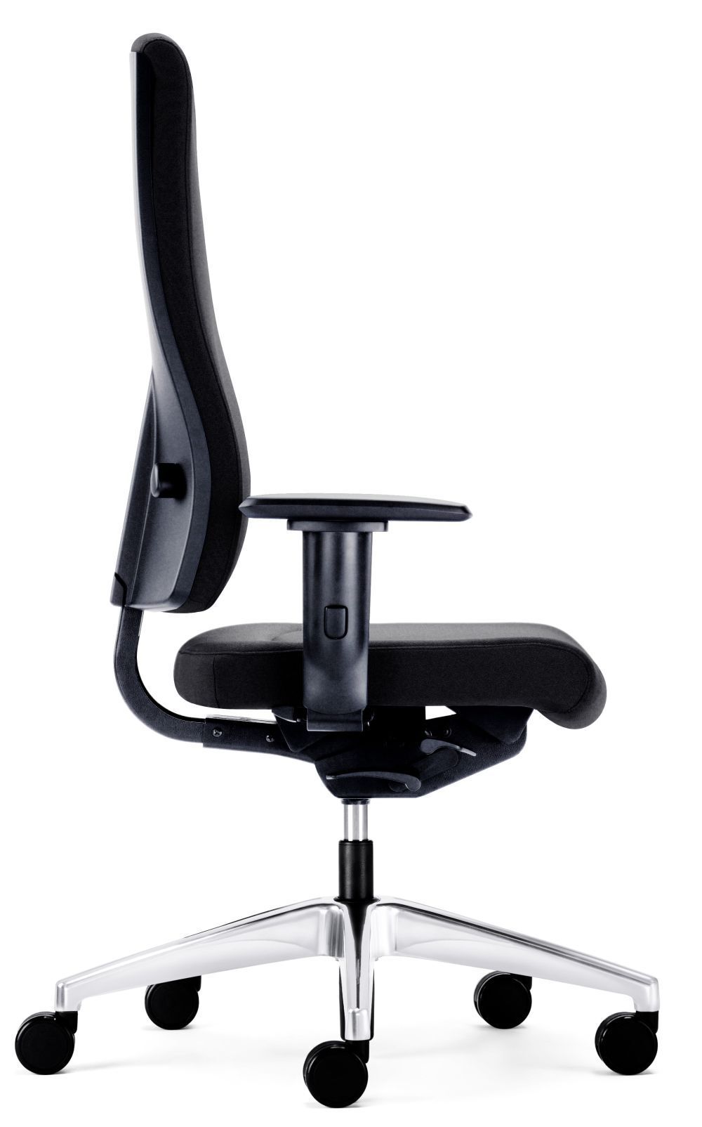Ergonomischer Bürostuhl, seitliche Ansicht, mit verstellbaren Armlehnen und polierten Metallrollen, ideal für den Arbeitsplatz.