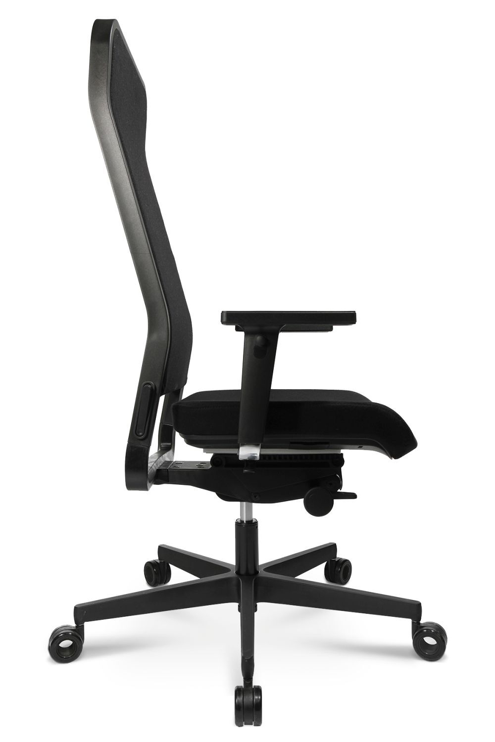 Seitenansicht eines schwarzen, ergonomischen Bürostuhls mit schlanken Armlehnen und Rückenlehne, auf Rollen.
