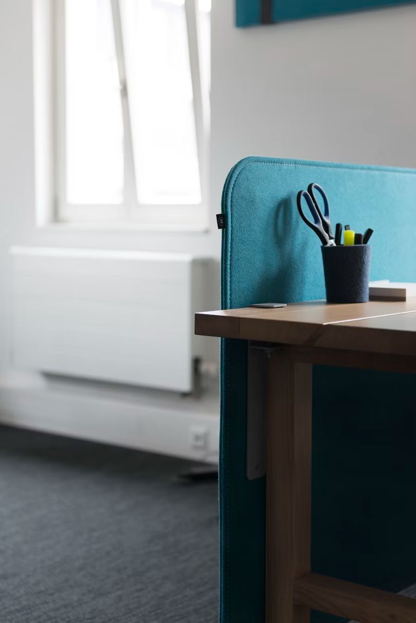 BuzziSpace BuzziFrontDesk, Schreibtisch-Trennwand, viele Formate