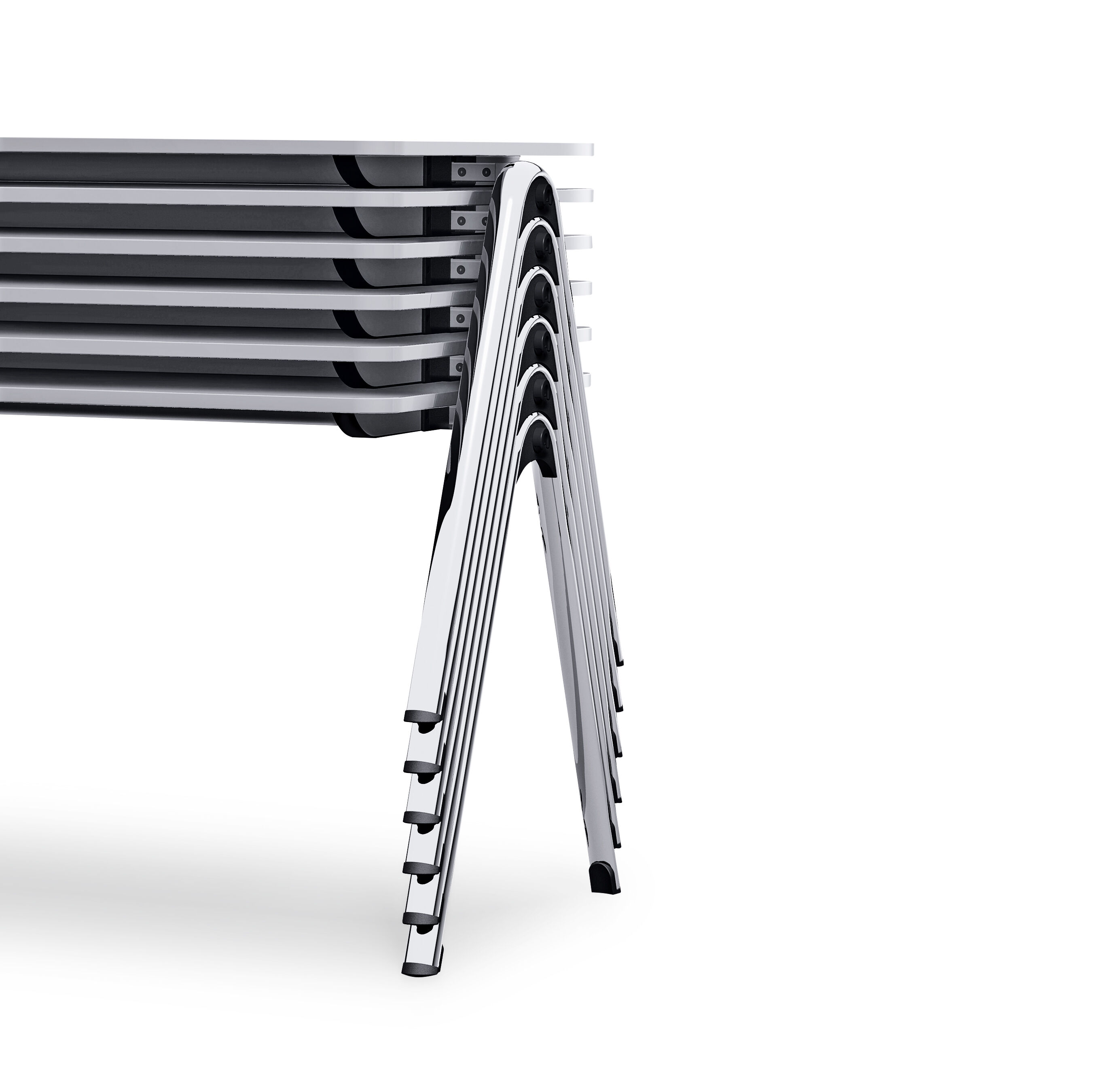 Gestapelte, ergonomische Stühle aus Metall mit schlankem Design auf glänzendem, verchromtem Unterbau.