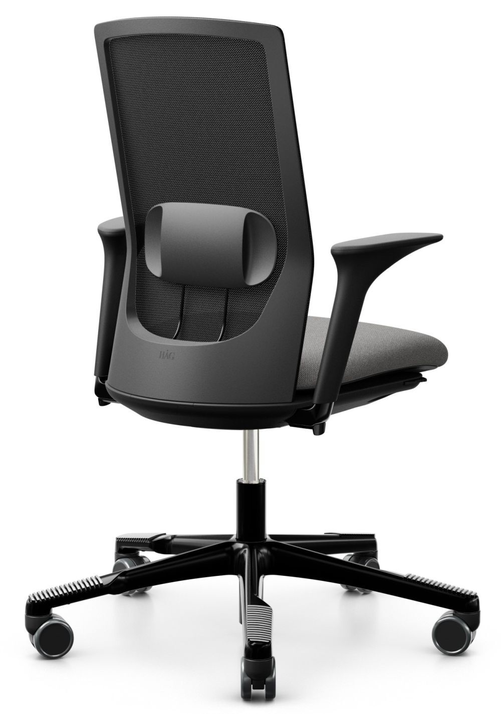 Ergonomischer Bürostuhl mit Netzrückenlehne, höhenverstellbarer Lendenstütze und schwarzen Armlehnen auf Rollen.