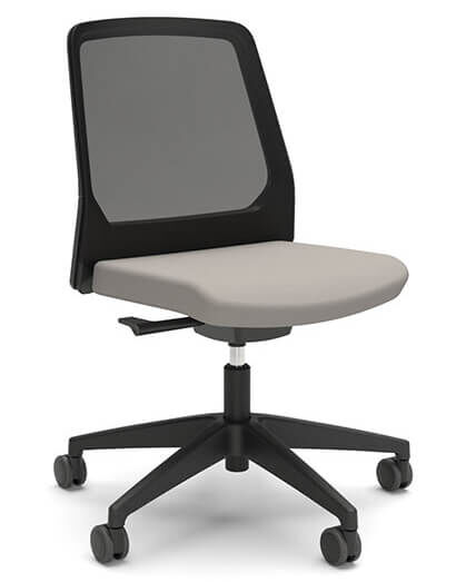 Ergonomischer Bürostuhl mit grauem Netzrücken und gepolstertem Sitz, auf einem fünfarmigen Rollenfuß.