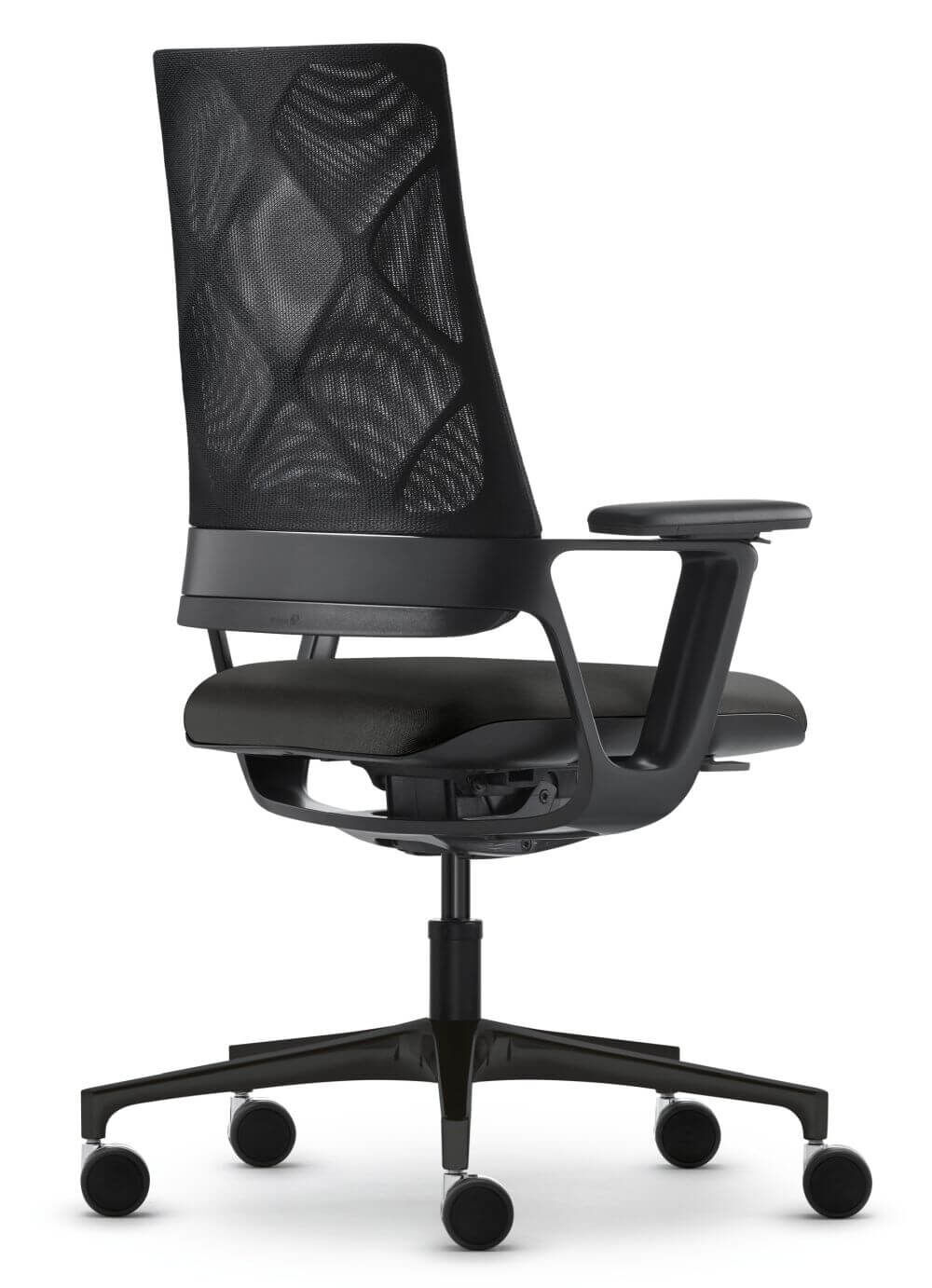 Ergonomischer Bürostuhl mit schwarzem Netzrücken, höhenverstellbaren Armlehnen und fünf Rollen für dynamisches Sitzen.