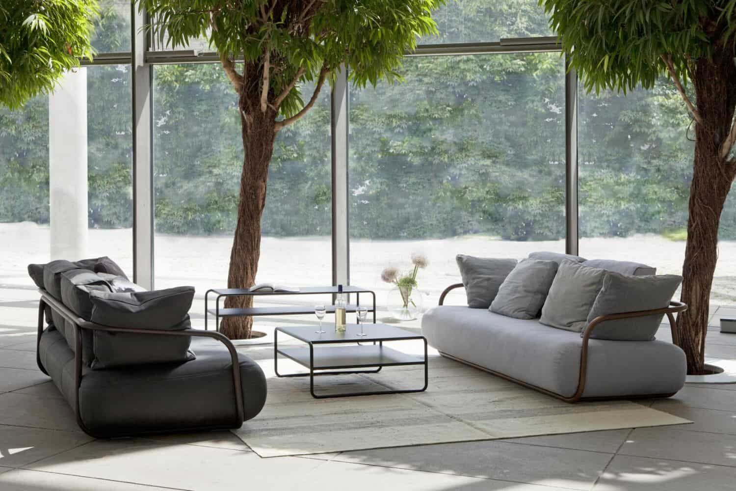 Thonet 2002 Bugholzsofa, verschiedene Gestelle