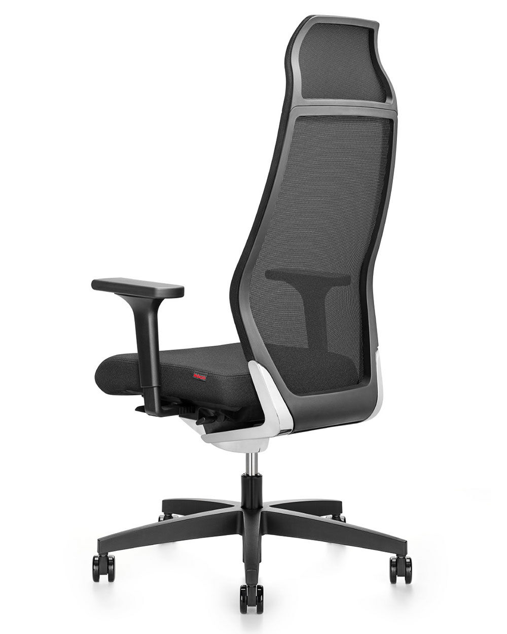 Ergonomischer Bürostuhl mit Netzrückenlehne und verstellbaren Armlehnen, geeignet für dynamisches Sitzen im Büro.