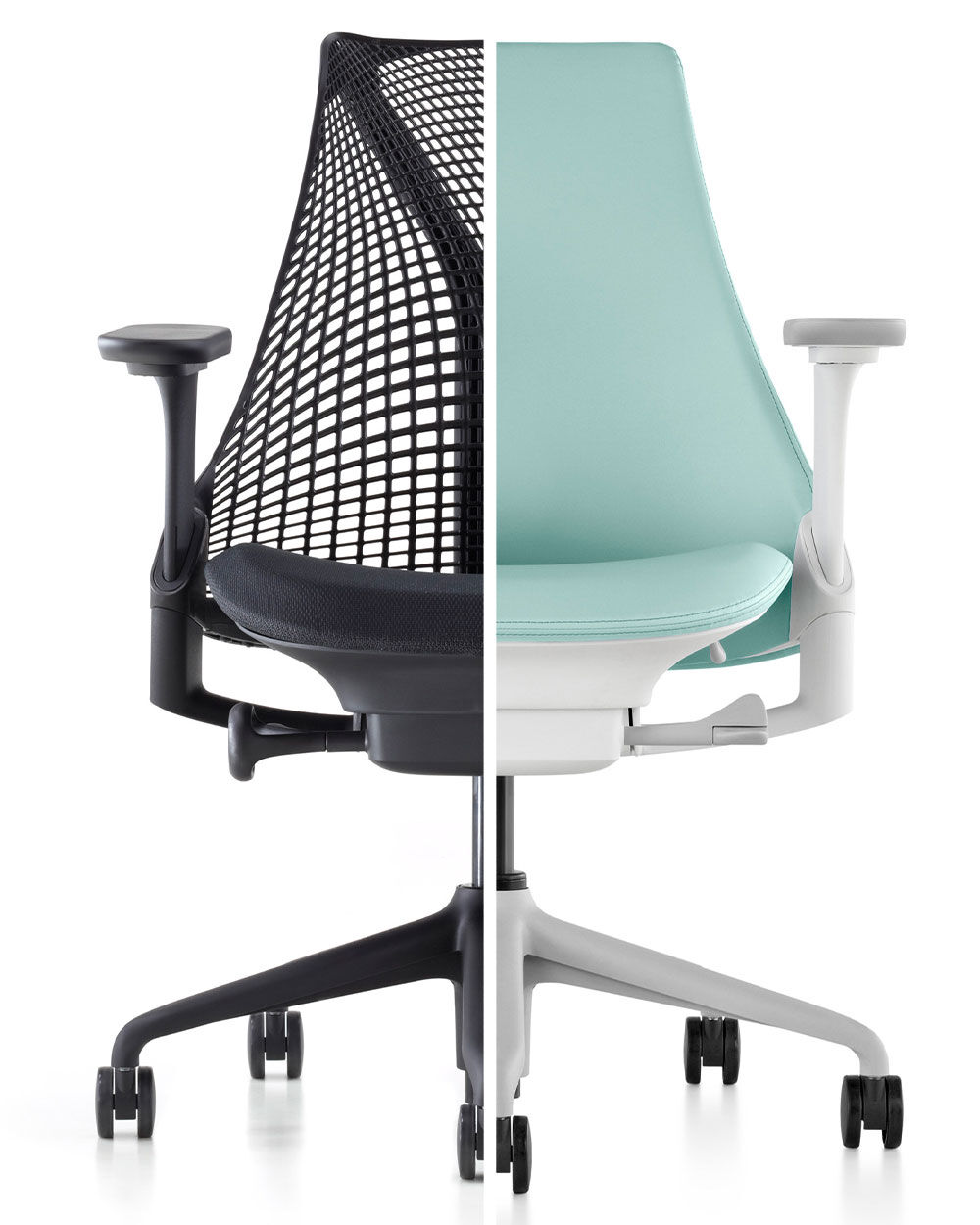 Zwei Hälften eines Bürostuhls, links schwarz mit Netzrücken, rechts hellblau mit gepolsterter Rückenlehne.