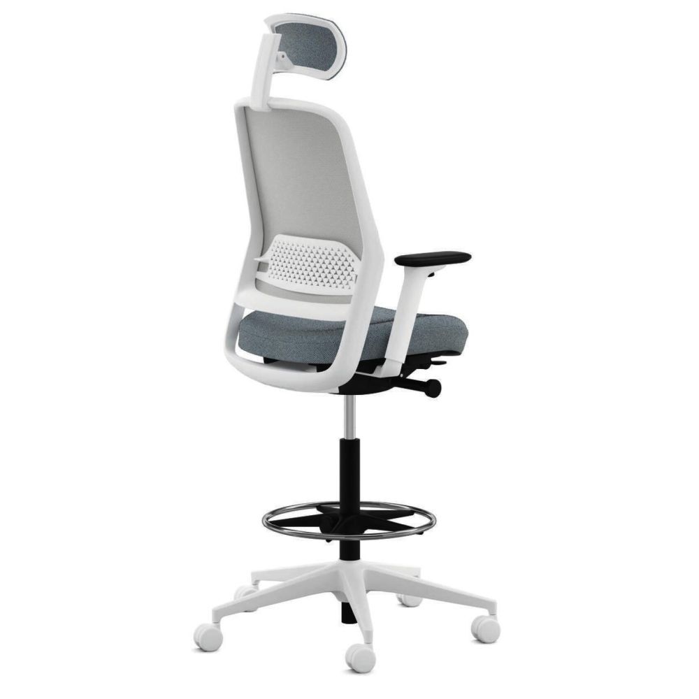 Ergonomischer Bürostuhl mit weißem Rahmen, grauem Sitz, hoher Rückenlehne und verstellbaren Armlehnen, ideal für dynamisches Sitzen.