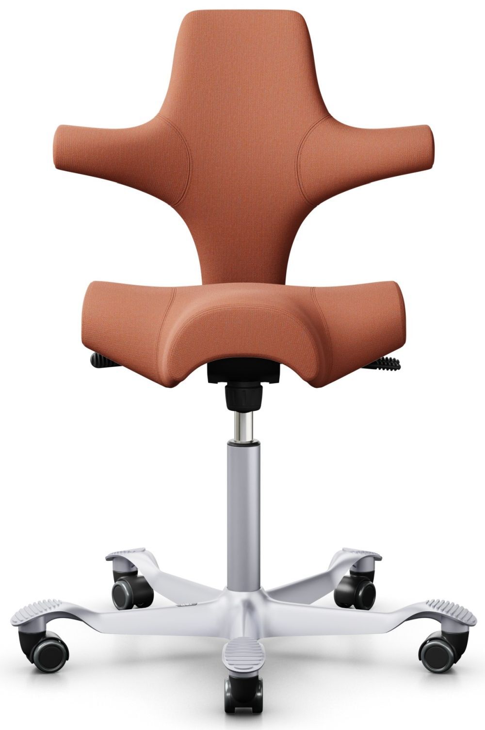 Ergonomischer Bürostuhl in rostiger Farbe mit einzigartigem Rücken- und Sitzdesign, auf einem stabilen, rollbaren Gestell.
