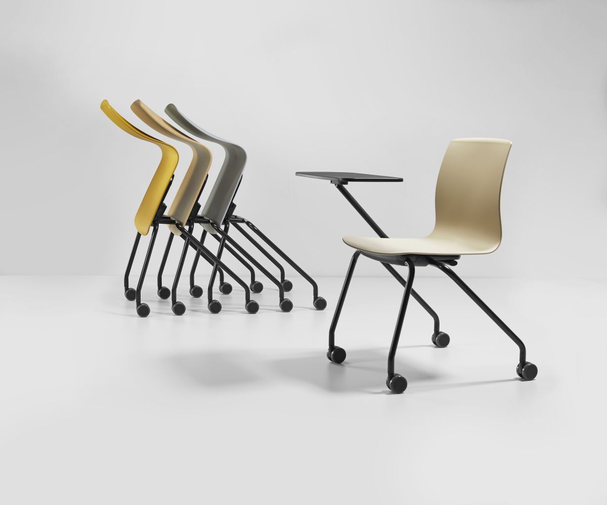 Dauphin Fiore nesting FI 7566, Staffelstuhl,