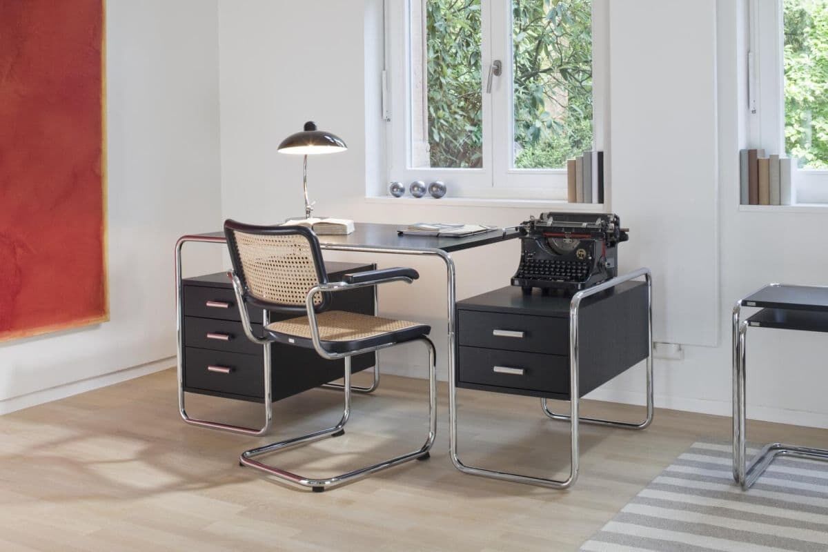Thonet S 285, Schreibtisch, Stahlrohrgestell,