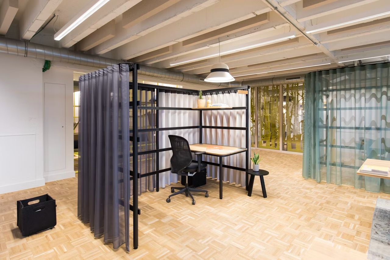 BuzziSpace BuzziHat, LED Deckenlampe, akustisch wirksam, verschiedene Größen