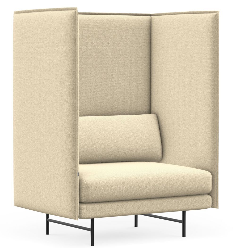 Ergonomischer, beiger Loungesessel mit schalldämpfenden Wänden und schwarzem Metallgestell, ideal für moderne Büros.