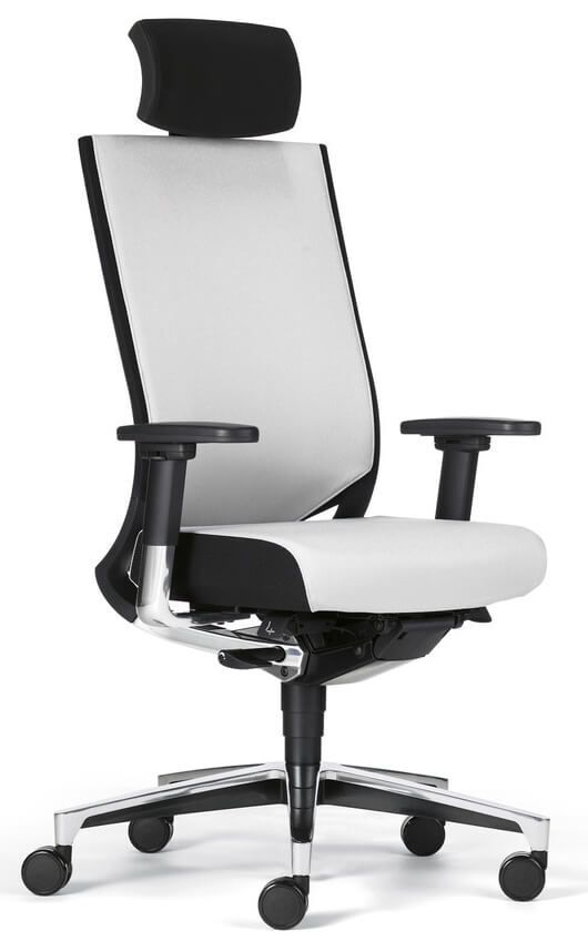 Ergonomischer Bürostuhl mit Kopfstütze, verstellbaren Armlehnen und fünf Rollen. Stilvoller, weißer Stoff und schwarzer Rahmen.