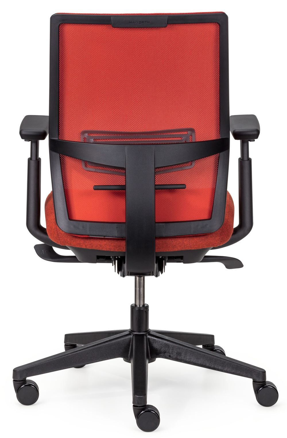 Roter ergonomischer Bürostuhl von hinten, zeigt Rückenlehne und verstellbare Armlehnen auf einem schwarzen Drehfuß.