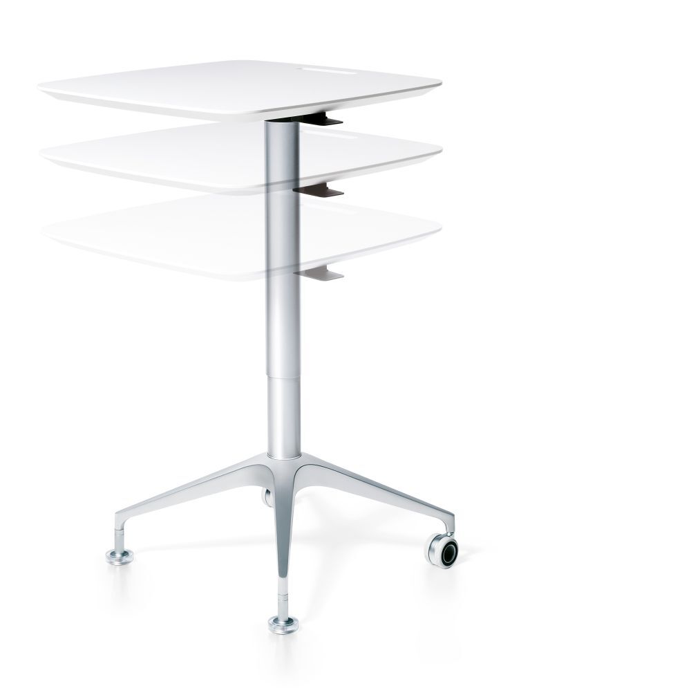 Moderner höhenverstellbarer Tisch mit drei Ebenen auf einem stabilen Metallfuß mit Rollen.
