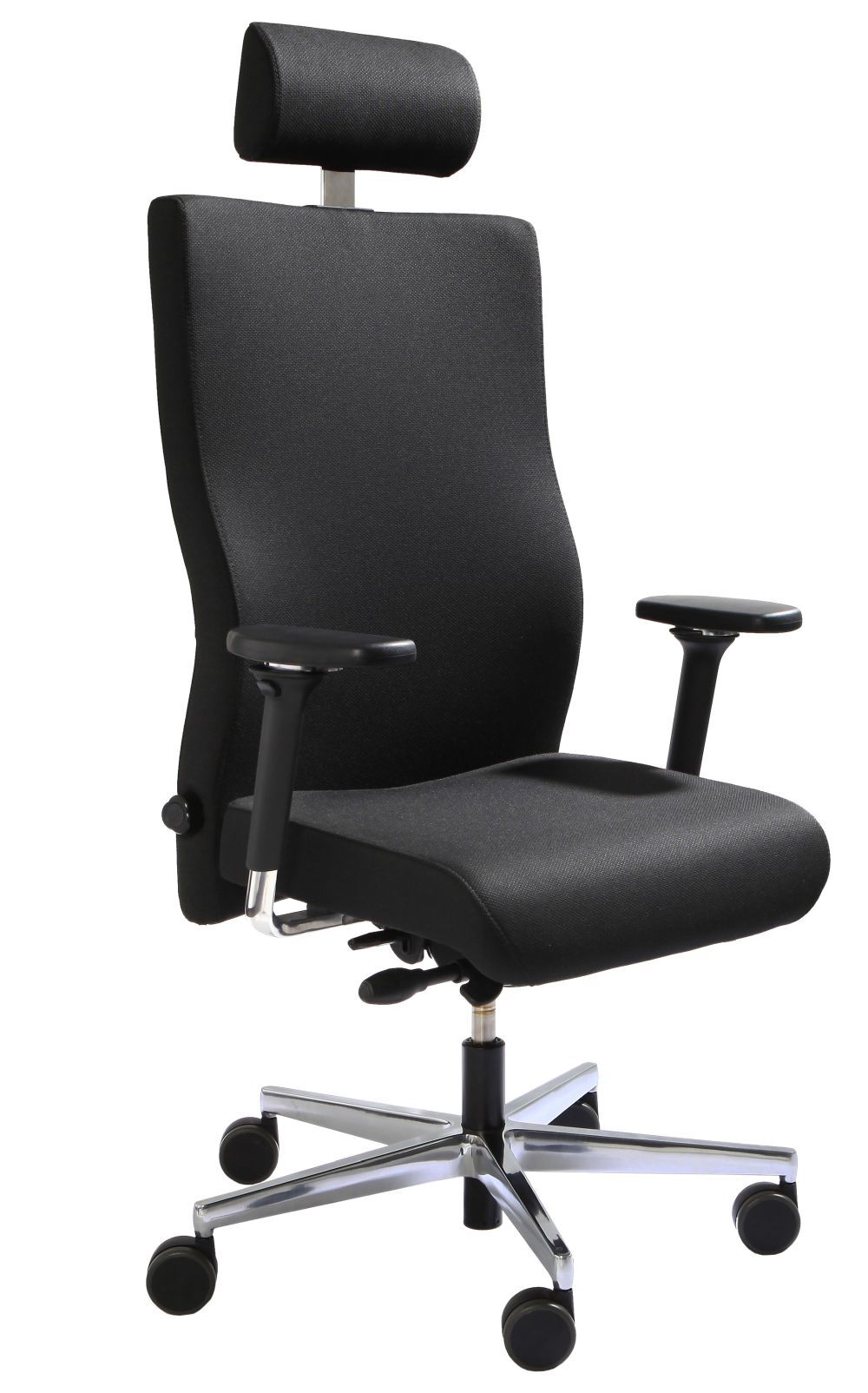 Ergonomischer Bürostuhl mit schwarzem Bezug, verstellbaren Armlehnen und Kopfstütze, auf chromfarbenem Drehfuß mit Rollen.