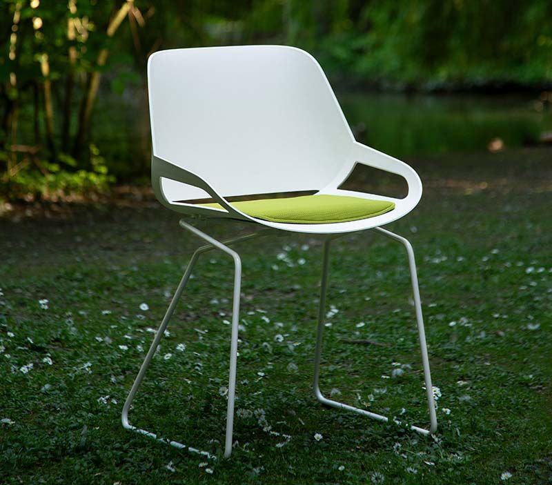 Aeris Numo im Garten