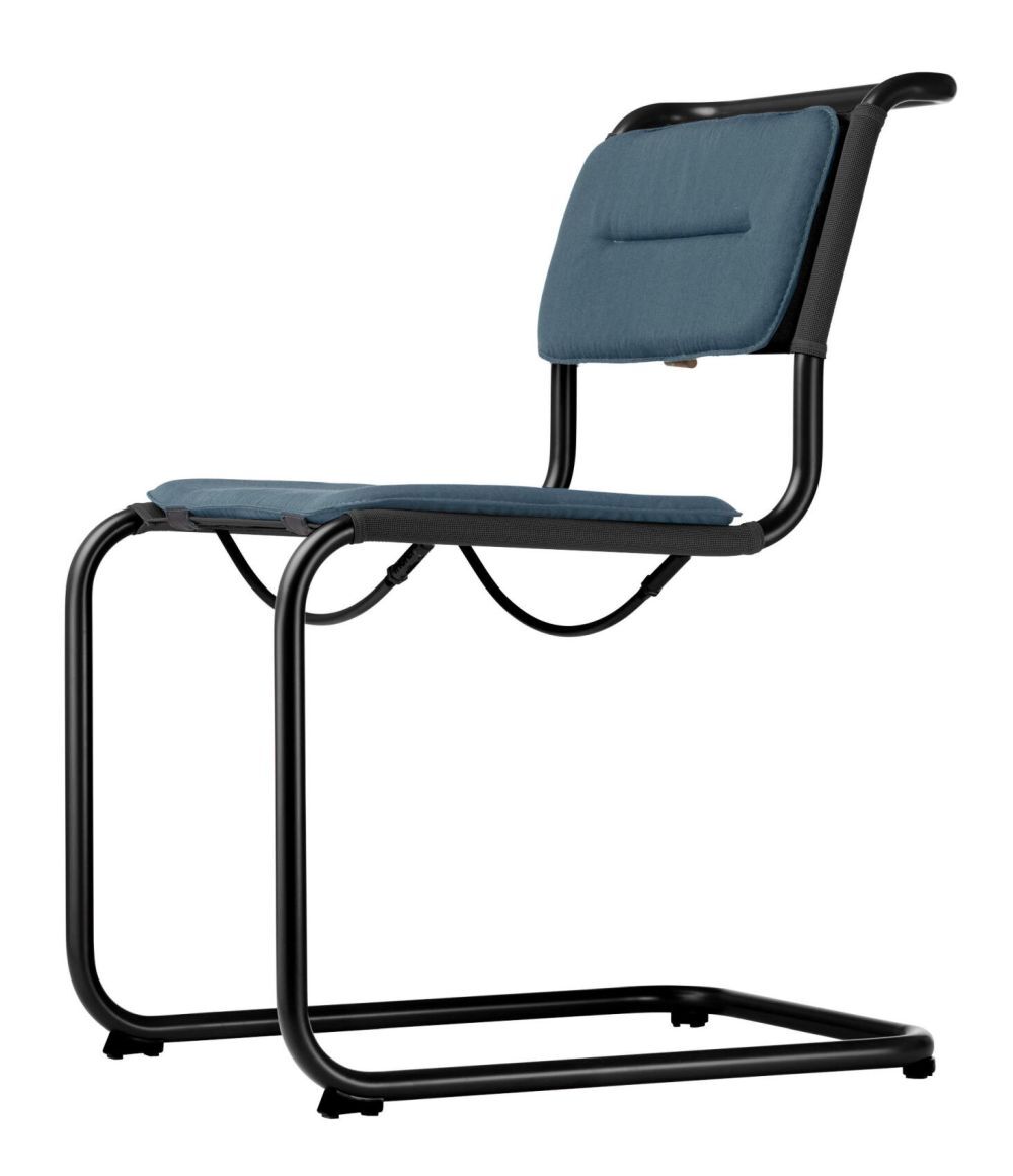 Ergonomischer Stuhl mit Stoffpolsterung und schlankem schwarzem Metallrahmen, ideal für dynamisches Sitzen im Büro.