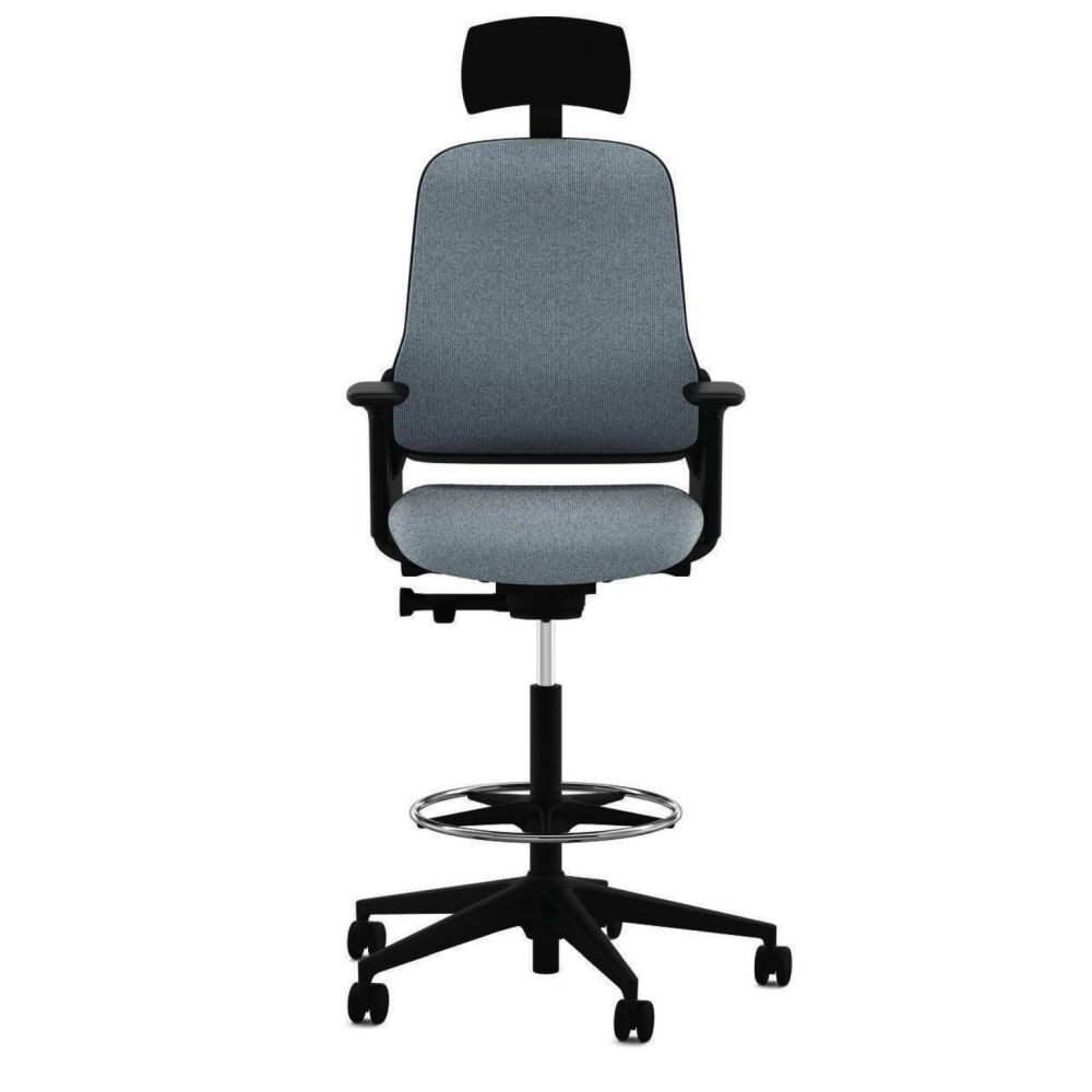 Ergonomischer Bürostuhl mit schwarzem Gestell, verstellbarer Kopfstütze und grauem Polsterbezug auf hellem Hintergrund.