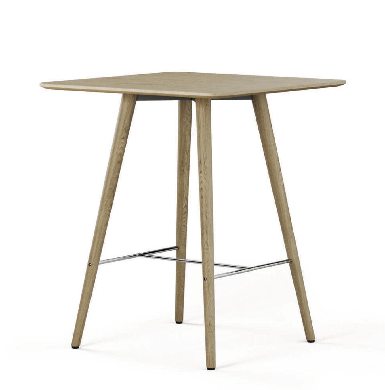 Moderner Holztisch mit vier schrägen Beinen und Metallstreben zur Stabilität, ideal für ergonomische Arbeitsbereiche.