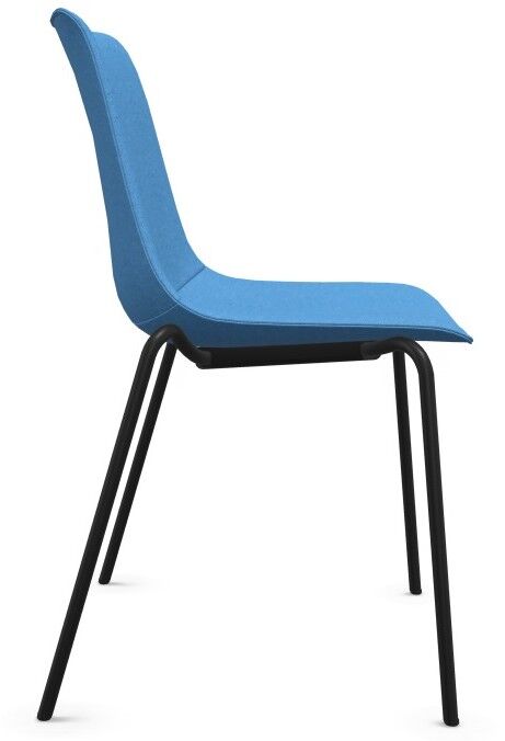 Moderner blauer Stuhl mit schwarzem Metallgestell, seitliche Ansicht, betont ergonomisches Design.