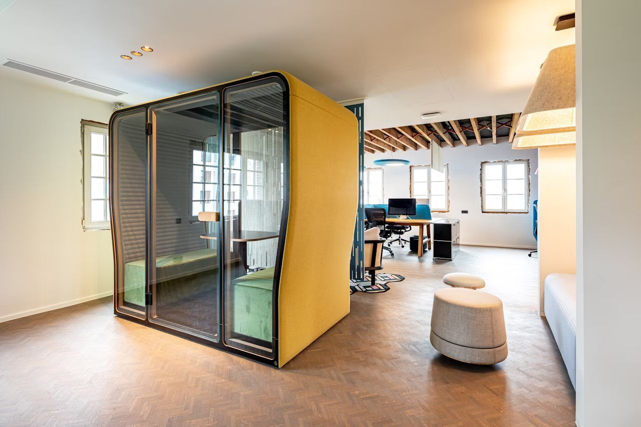 BuzziSpace BuzziNest Pod, Akustikkabine, bis 4 Personen