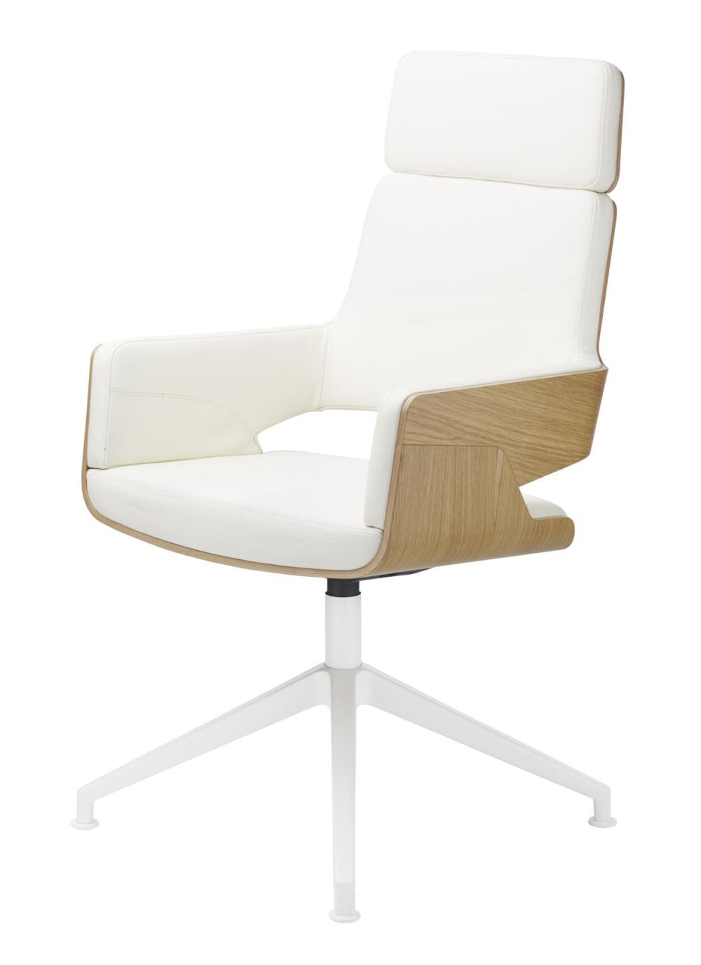 Moderner, ergonomischer Bürostuhl mit weißem Lederbezug und Holzdetails auf weißem Drehgestell.