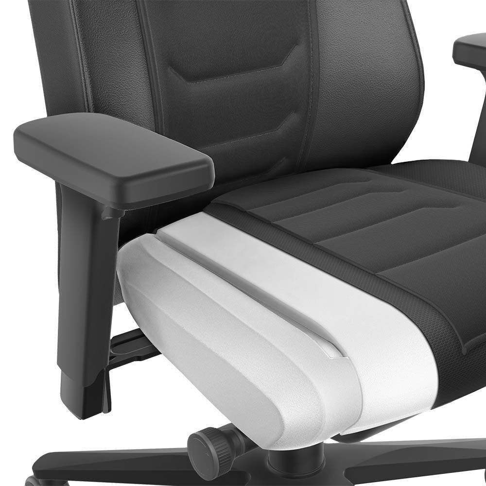 Nahaufnahme eines ergonomischen Bürostuhls mit gepolsterter Sitzfläche und verstellbarer Armlehne.