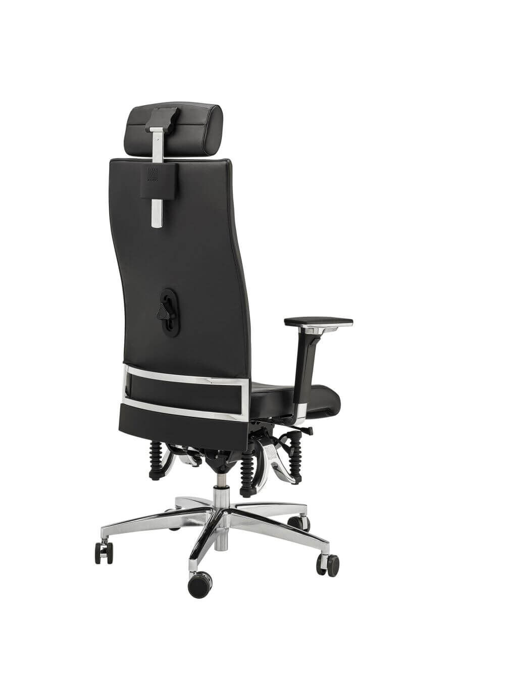 Ergonomischer Bürostuhl mit Kopfstütze, Rückansicht, in Schwarz mit verchromten Elementen und verstellbaren Armlehnen.