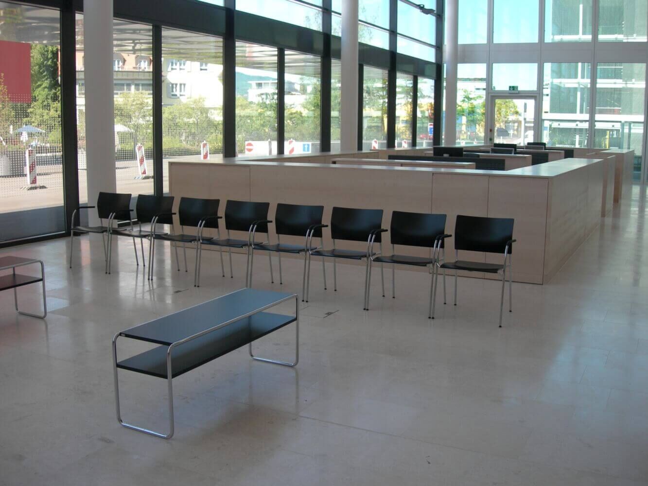 Thonet B 10/1 Beistelltisch mit Fachboden