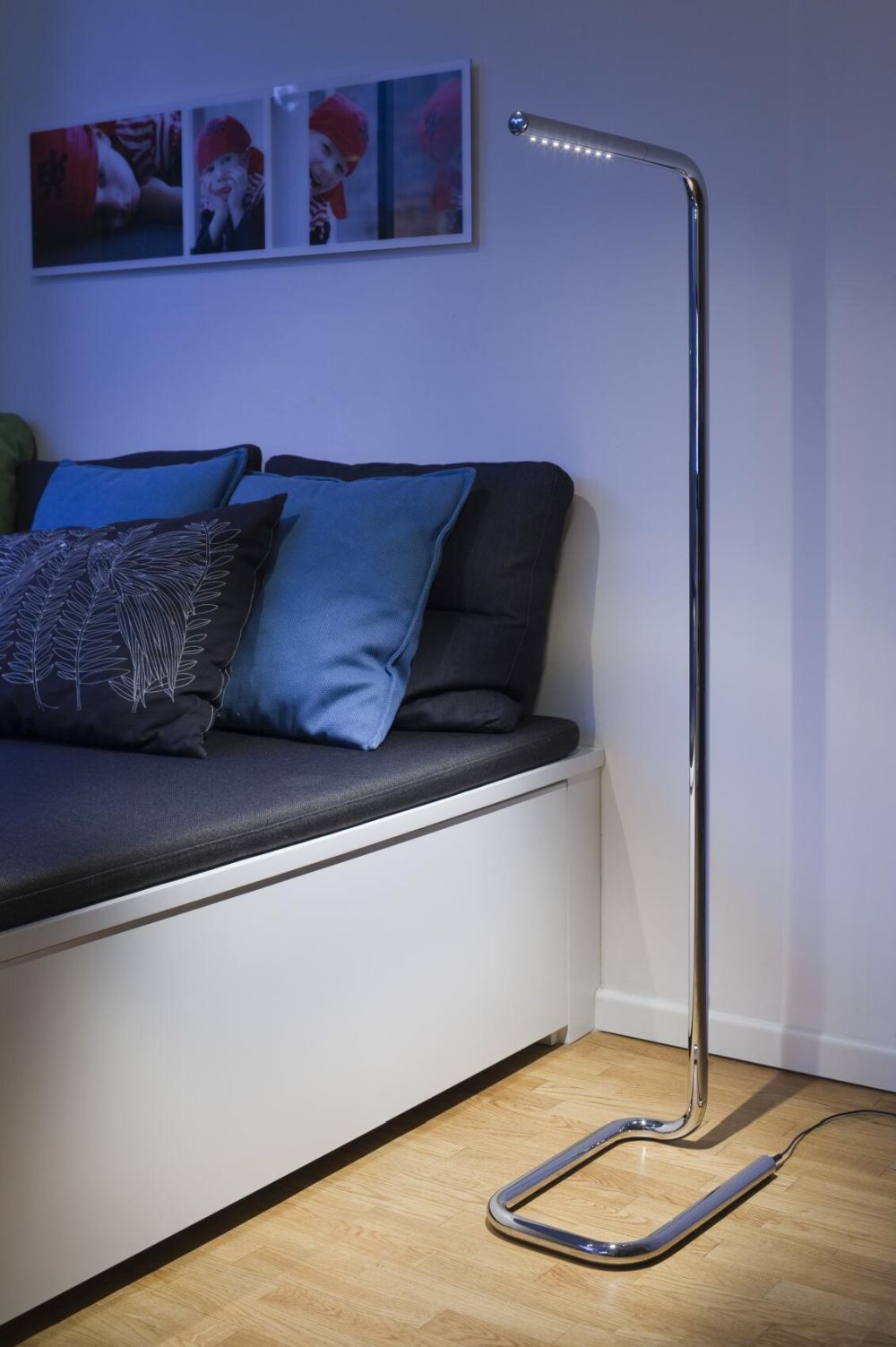 Thonet LUM 125 LED-Standleuchte,